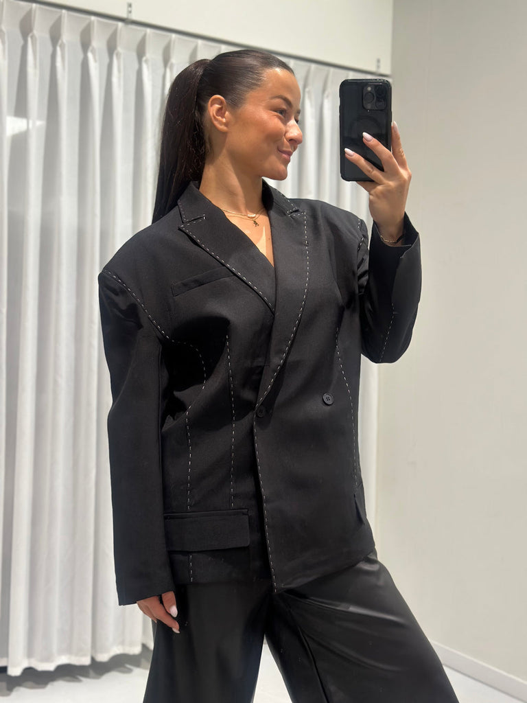 Kyra | oversized blazer
