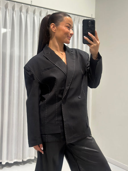 Kyra | oversized blazer