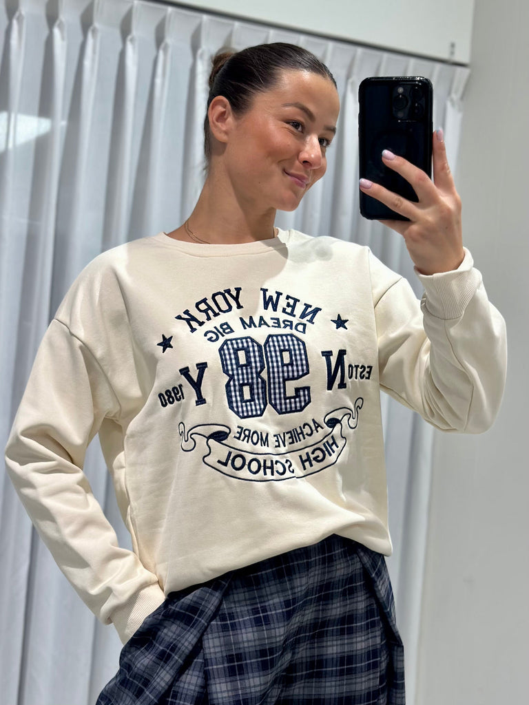Dream big | sweater