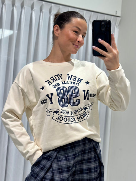 Dream big | sweater