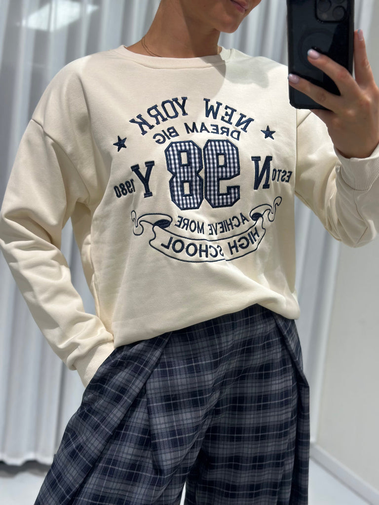 Dream big | sweater