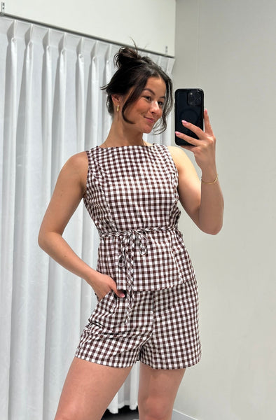 Sara | Set